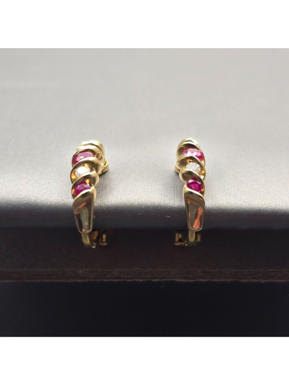 Vintage 14k Gold Filled Ruby Lab Created Diamond Clip On Half Hoop Earrings 3/4" - Picture 3 of 12